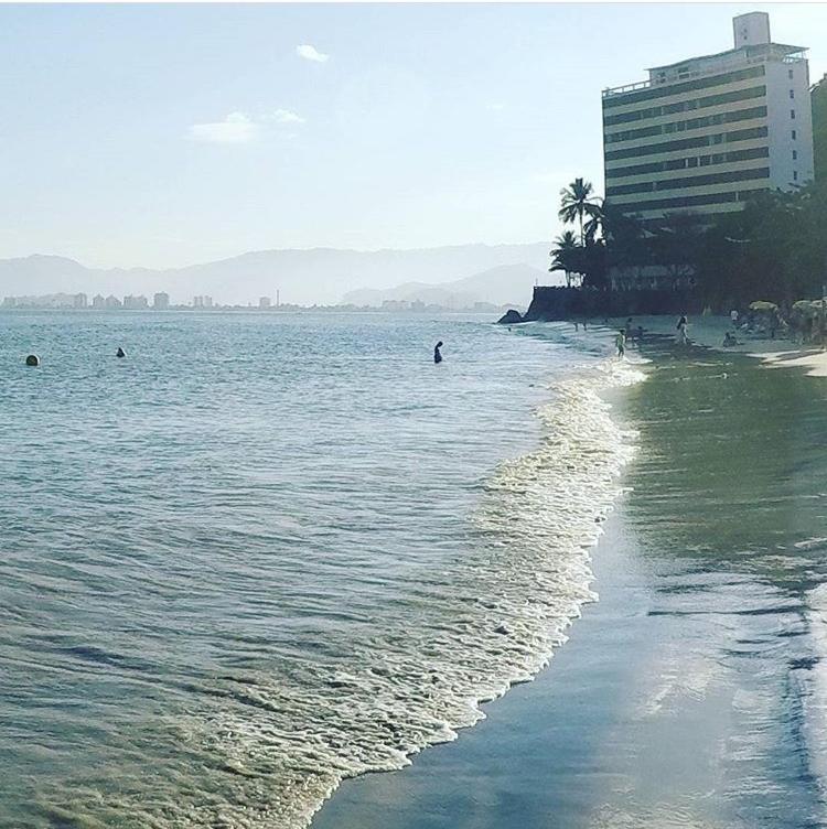 Lindo Apto Praia Martin De Sa Em Condominio Com Piscina, Estacionamento, Wi-Fi 150Mbps,Perto Do Mar!!! カラグァタトゥバ エクステリア 写真