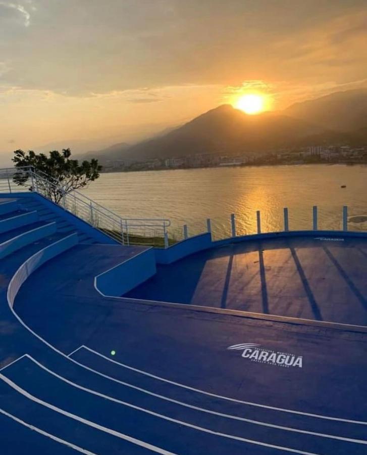 Lindo Apto Praia Martin De Sa Em Condominio Com Piscina, Estacionamento, Wi-Fi 150Mbps,Perto Do Mar!!! カラグァタトゥバ エクステリア 写真
